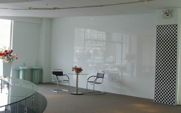 辦公大樓內(nèi)墻